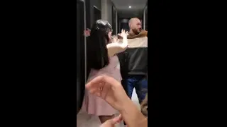 Veo a LADYMILF y ROMIZOP chapando y FRAMBUESA embarazada me deja solo y se va con ellas . PELACONBARBA