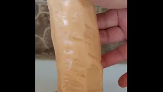El más cabezón que tengo me saca muchos suspiros y jugos de mi culito hambreado.