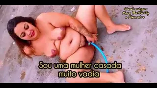 Enfiando a mangueira de jardim no meu cú e buceta