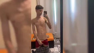 Skinny jaw cracks with cock size