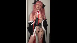 Tattooed pussy gets fingers deep inside 🫦