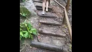 BELLA CASADA DANDO A BUCETINHA E O CUZINHO PRA UM GUIA NA PRAIA EM UM DIA CHUVOSO