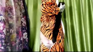 [EroNekoKun] - Cute Boy in tiger's Kigurumi play with self Ass many Toys and jerking Furry's Onahole