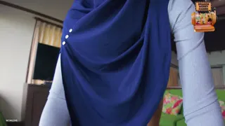 Beautiful Step Mom helps stepson quickly cum on her big round ass