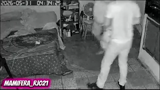 CAMERA FLAGRA BBW TRANS SEDENTA POR MACHO E BEBEU LEITE DE DOIS CASADOS - MAMIFERA RJ021