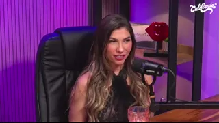 Loira peituda e ruiva dominatrix são as rainhas da putaria e mostram até o cu no estudio
