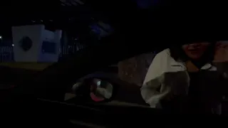Mi cliente me espera enfrente de la alberca olimpica y le enseño todo lo que va a cogerse