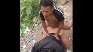 ENCONTREI UNS CARA NO MATO E TREPEI E FIZ UM TROCATROCA GOSTOSO PRA PORRA