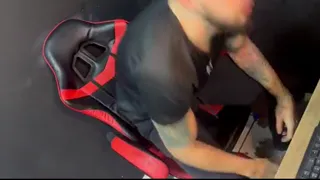 Meu time perdeu e resolvi me aliviar batendo uma punheta e falando putaria pra ti ! JERK OFF