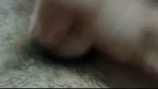 Peludo brincando com o pau, ficou tesudo e deu leite grosso para vocês!