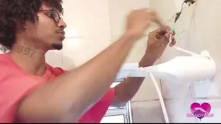 Arrumou meu chuveiro e comeu meu cu - 100% ANAL