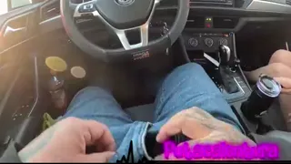 Rave Rosarito Beach: Hermosa edecán se pone cachonda, sube al stage y termina mamándome la verga en mi auto hasta que le lleno la boca de semen caliente