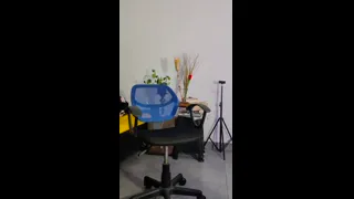Chico paisa se masturba con ropa deportiva