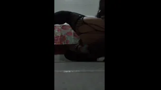 Femboy juega con dildo