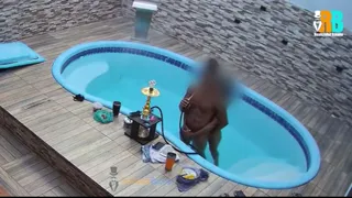 Corno grava Hotwife safada fodendo na piscina com o amante Realizador Baiano assistindo Jogo da Copa do mundo. #flagra , #vazado completo no Red