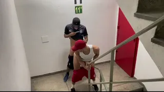 ENCONTREI TWINK PAUZUDO PASSIVO NA ESCADA DO PRÉDIO.