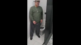 Dando uma mijada!