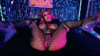 Oiled blonde Goddess Strip & Spread